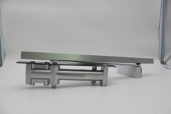 Hydraulic buffer door closer